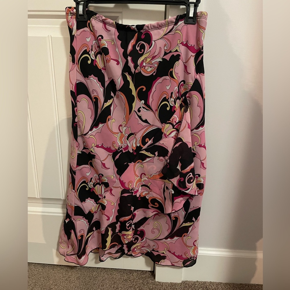 Vintage skirt size medium pink and black patterned